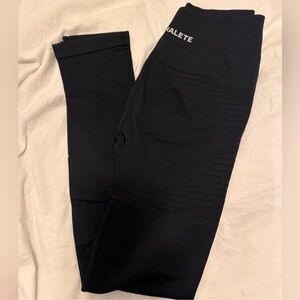 Alphalete Leggings - Black - Medium